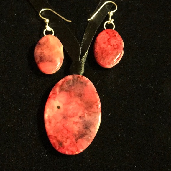 Earring & Pendent Set w/.925 silver - Picture 1 of 5